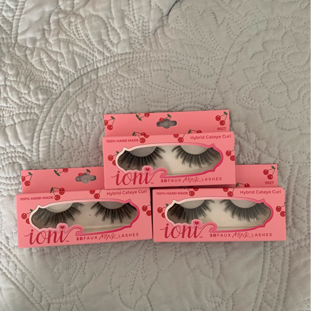 Ioni lashes
